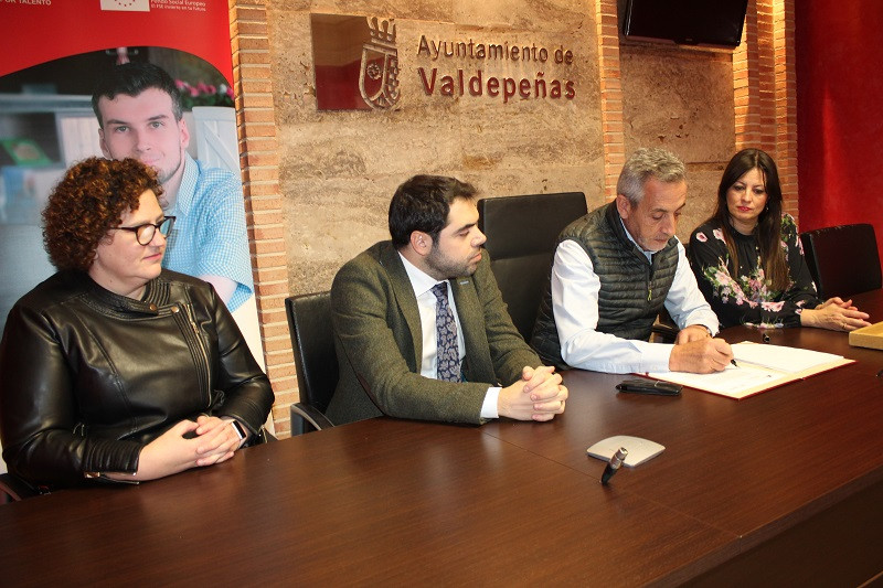 Valdepeñas renueva su convenio con Inserta Empleo para fomentar la