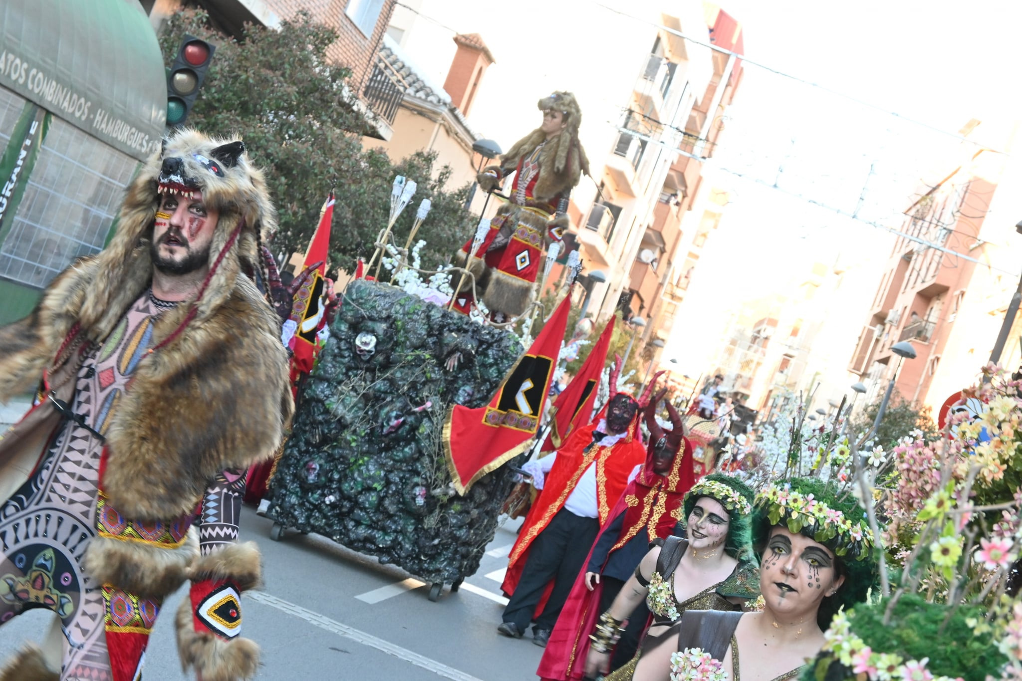 Récord para el desfile de carrozas y comparsas de Valdepeñas 1 500